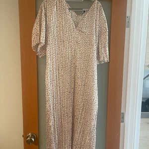 Vince dotted long dress size large  never been worn